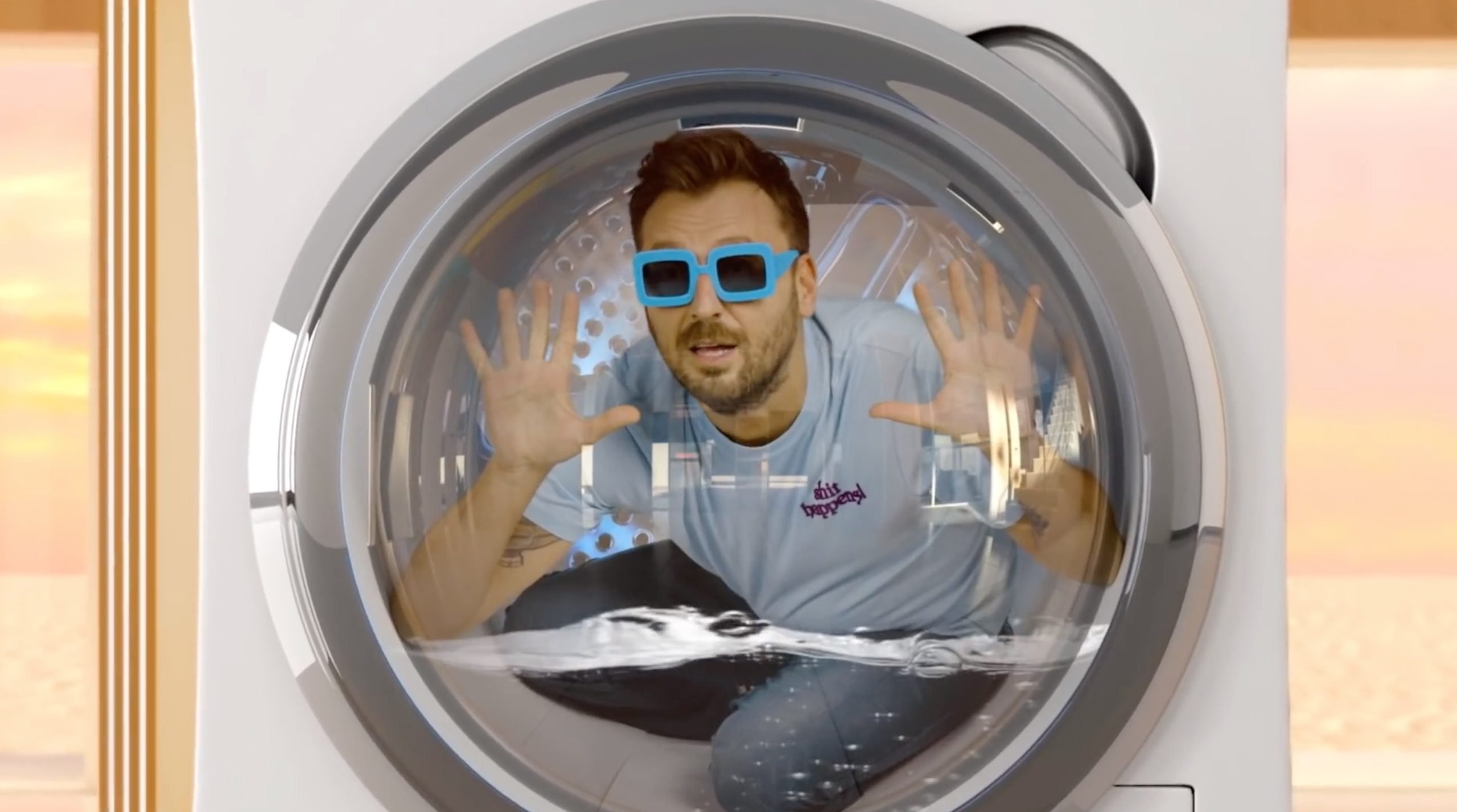 Cesare Cremonini Giovane Stupida Video SENTIREASCOLTARE