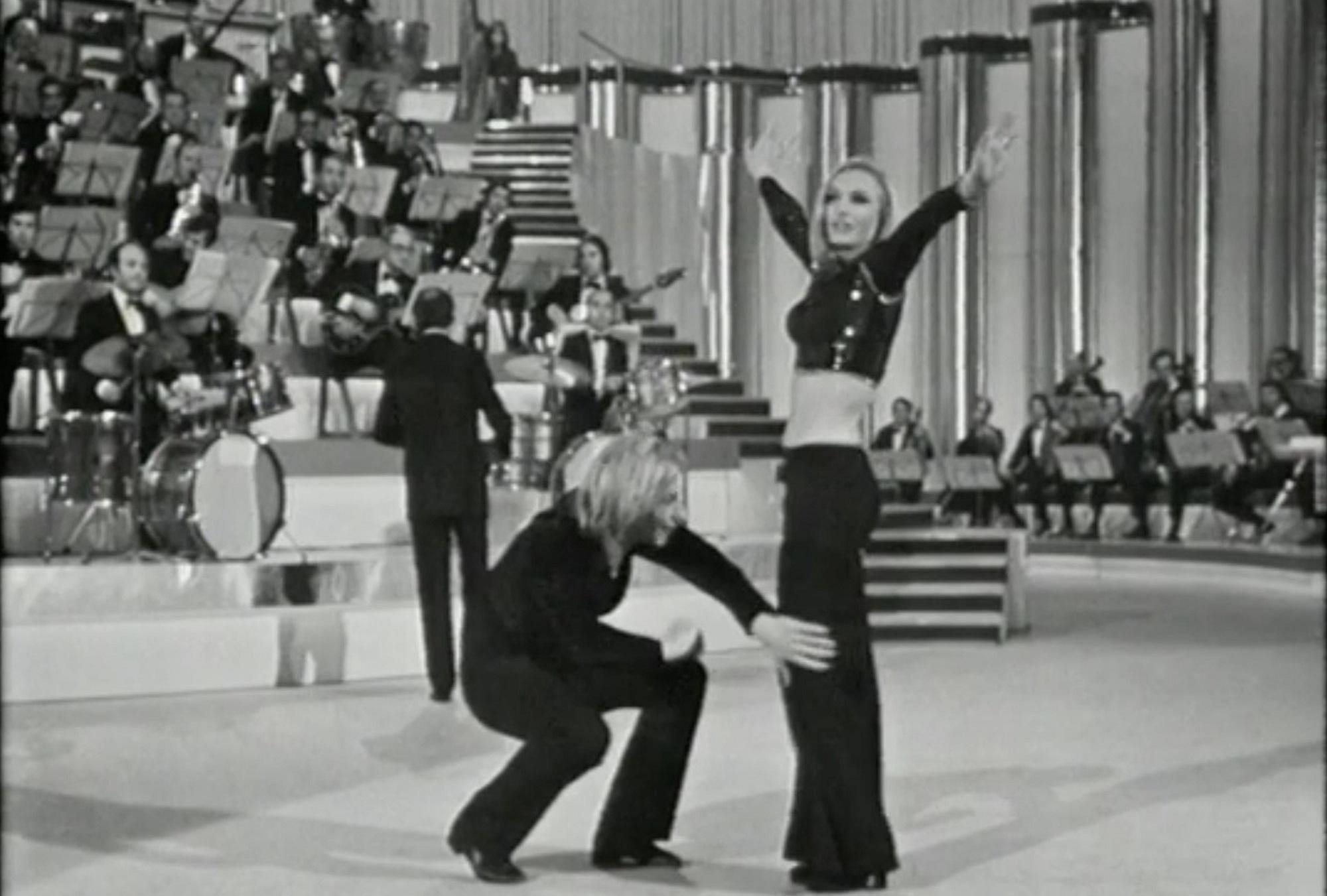Raffaella Carra Tuca Tuca Con Enzo Paolo Turchi
