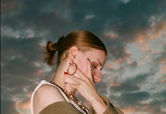 aya, press shot di Suleika Müller