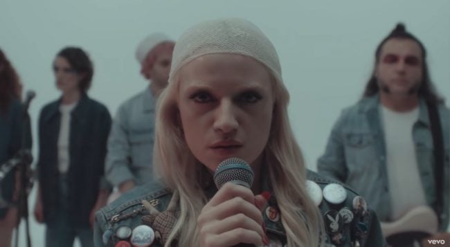 La Rappresentante di Lista nel clip di “Ciao Ciao”