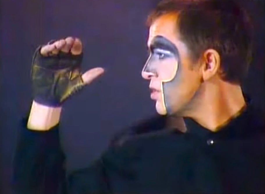 Peter Gabriel preenta “Shock the Monkey” a Sanremo '83 (2a serata)