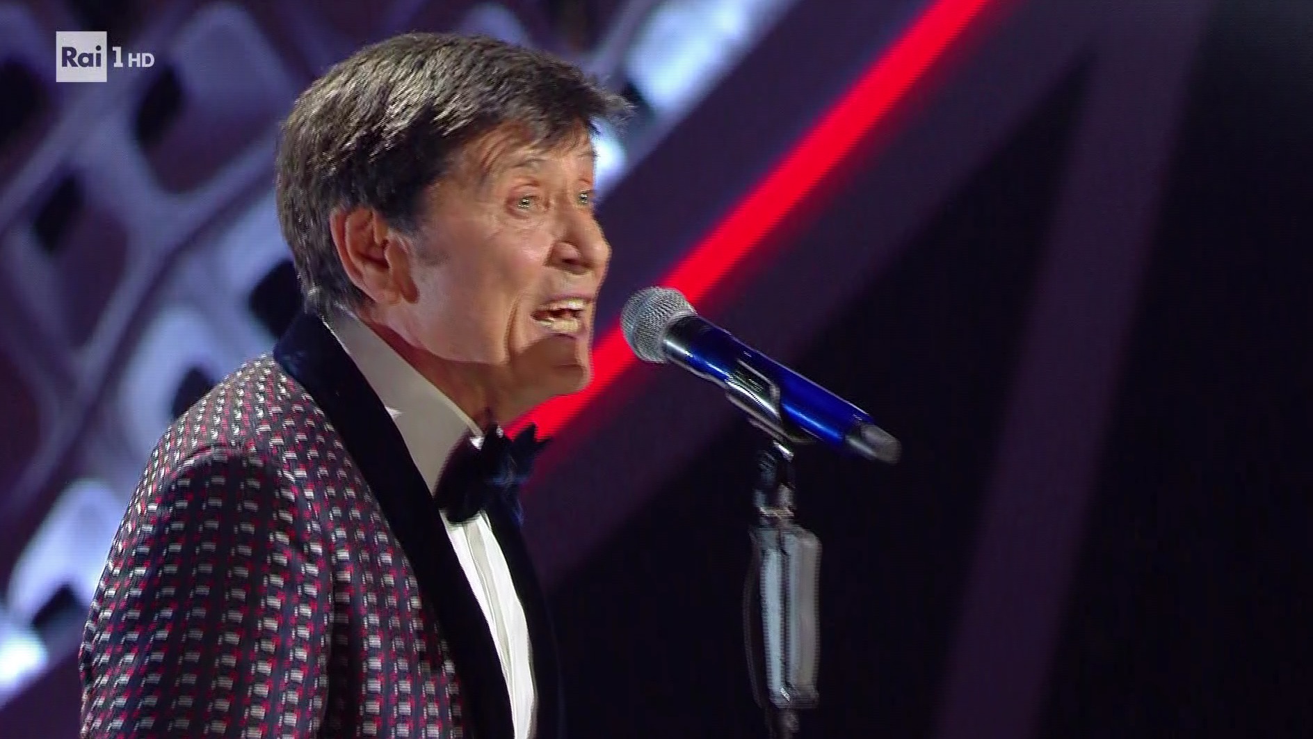 Gianni Morandi presenta il suo brano a Sanremo 2022