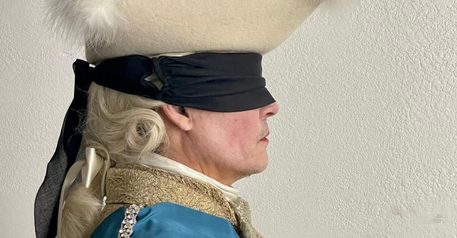 Johnny Depp nei panni di Luigi XV