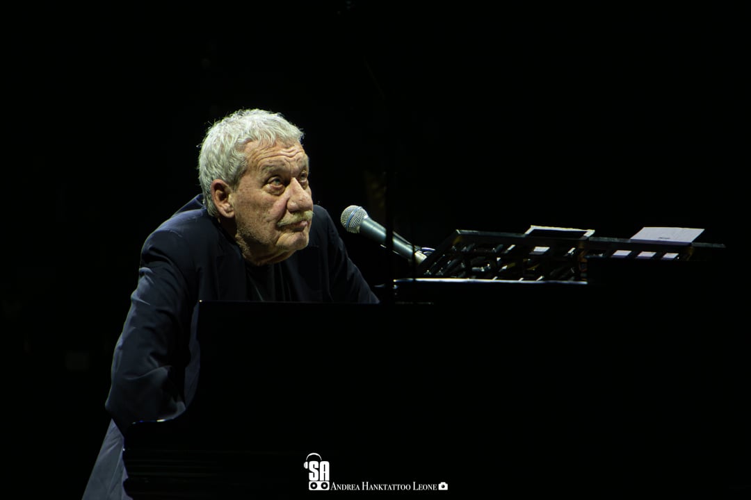 Paolo Conte live al Teatro degli Arcimboldi di Milano, foto di Andrea Leone (2023)