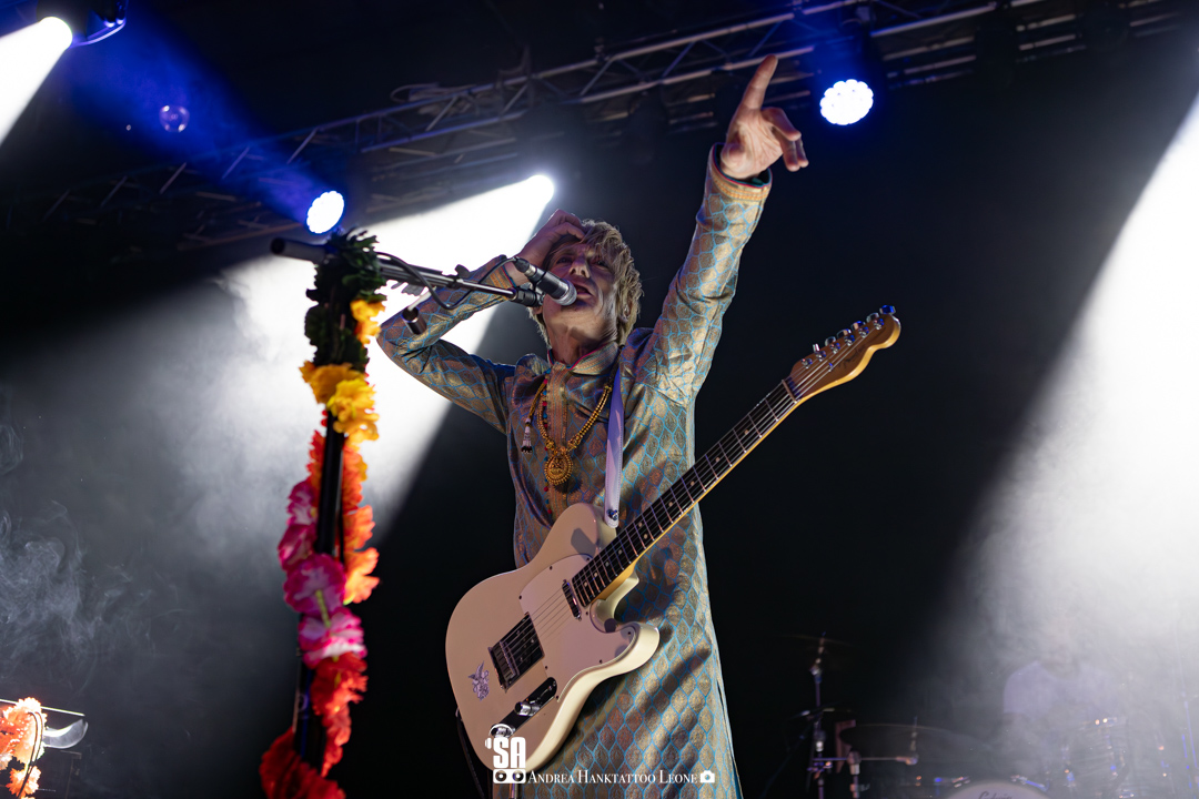 Kula Shaker live all'Alcatraz di Milano, foto di Andrea Leone (2024)