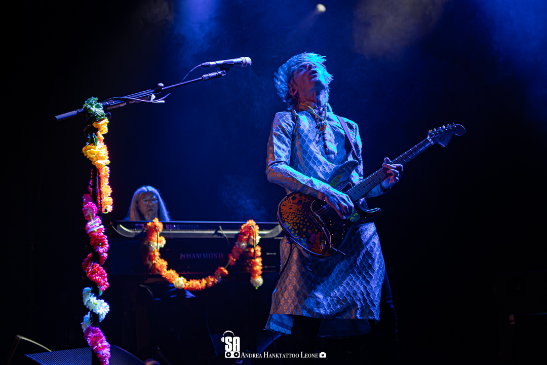 Kula Shaker live all'Alcatraz di Milano, foto di Andrea Leone (2024)