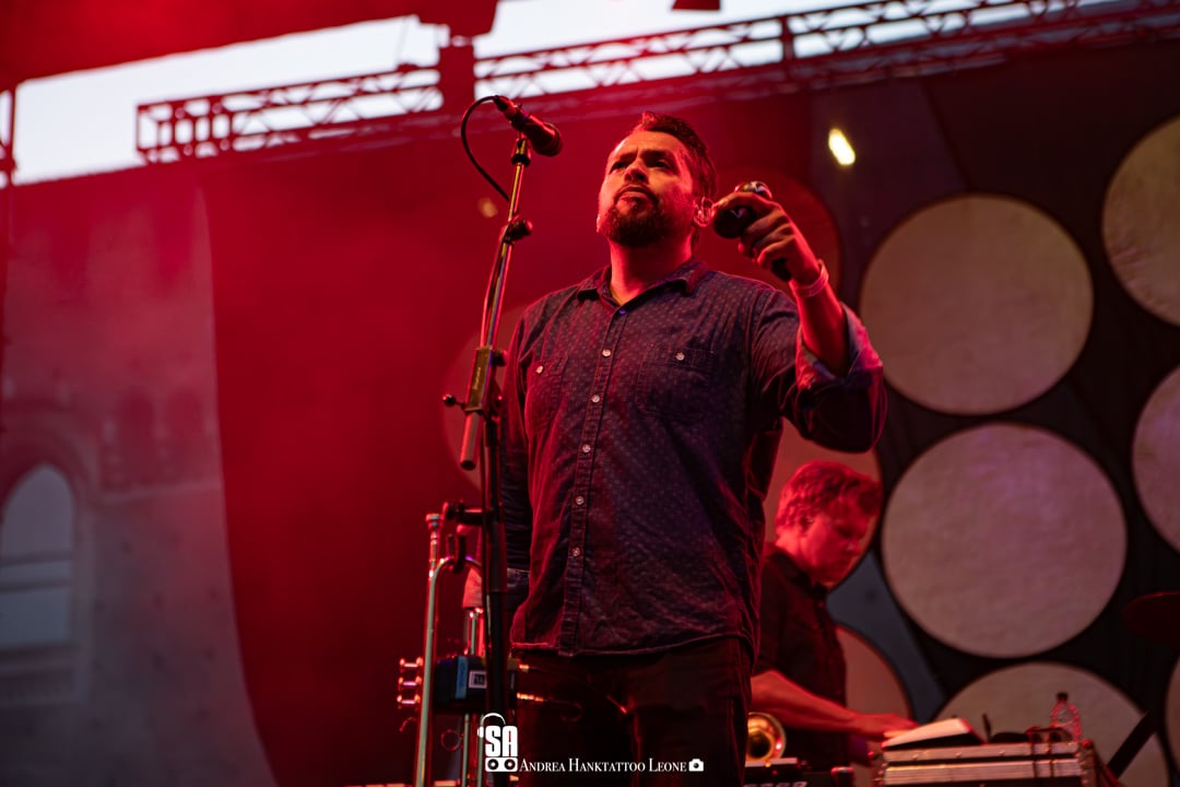 Calexico live al Castello Sforzesco di Milano, foto di Andrea Leone (2024)