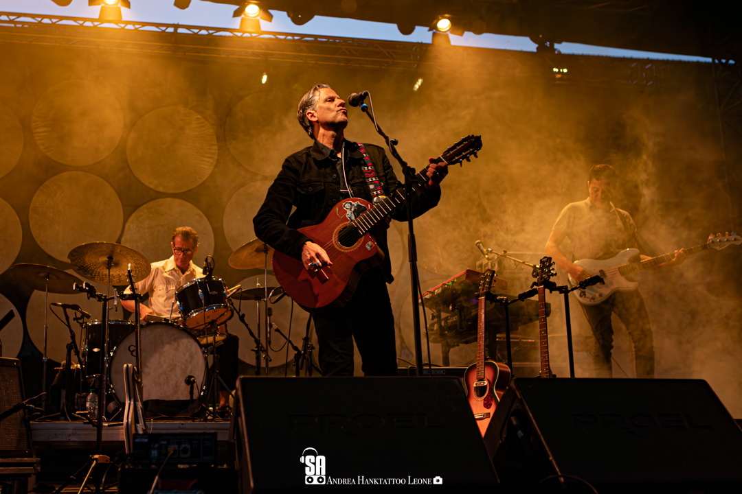 Calexico live al Castello Sforzesco di Milano, foto di Andrea Leone (2024)