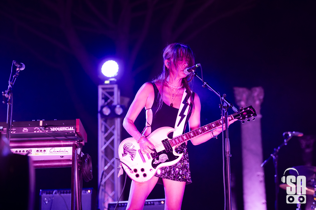 Blonde Redhead live al Teatro Romano di Ostia Antica, foto di Alice Blandini (2024)