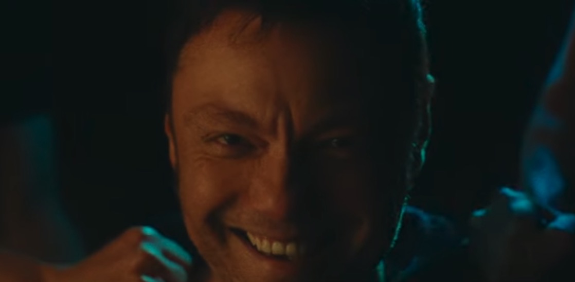 Tiziano Ferro nel video “Punk Love Storia”
