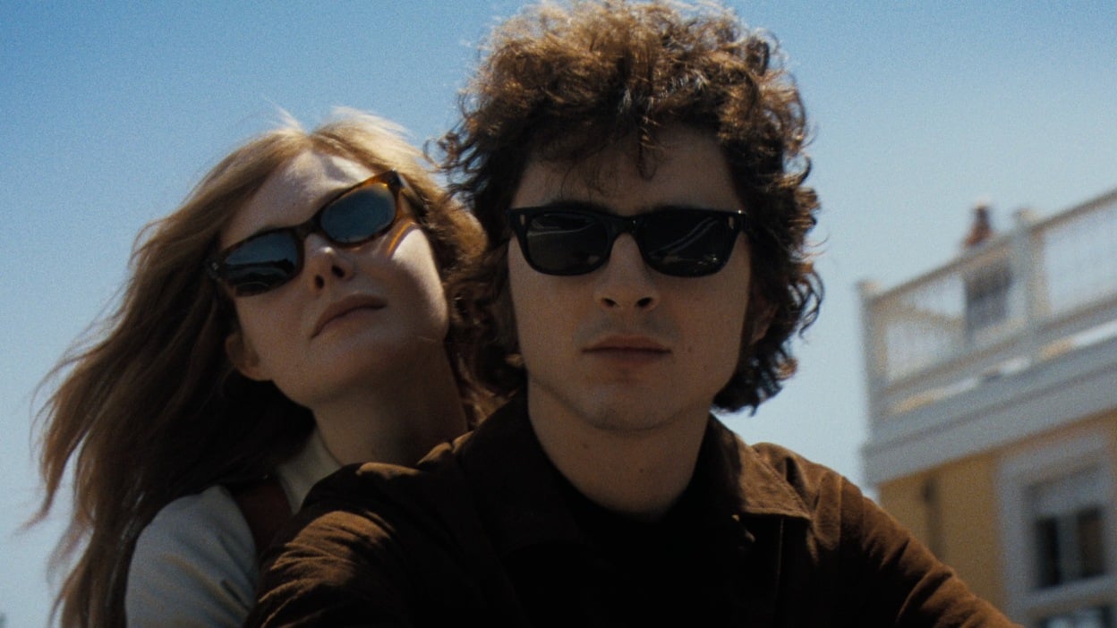 A Complete Unknown - Fanning e Chalamet