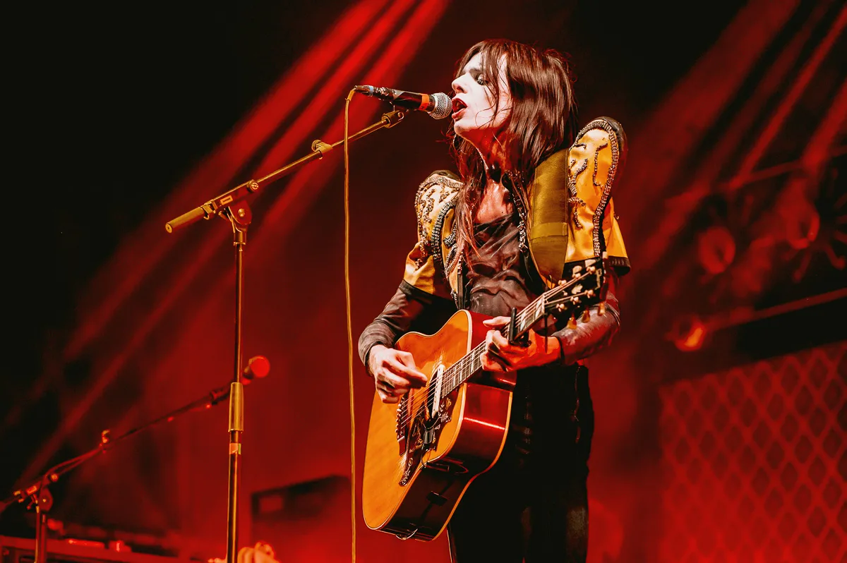 Lucio Corsi, Sequoie Music Park, Bologna, 2025, foto di Francesca Sara Cauli