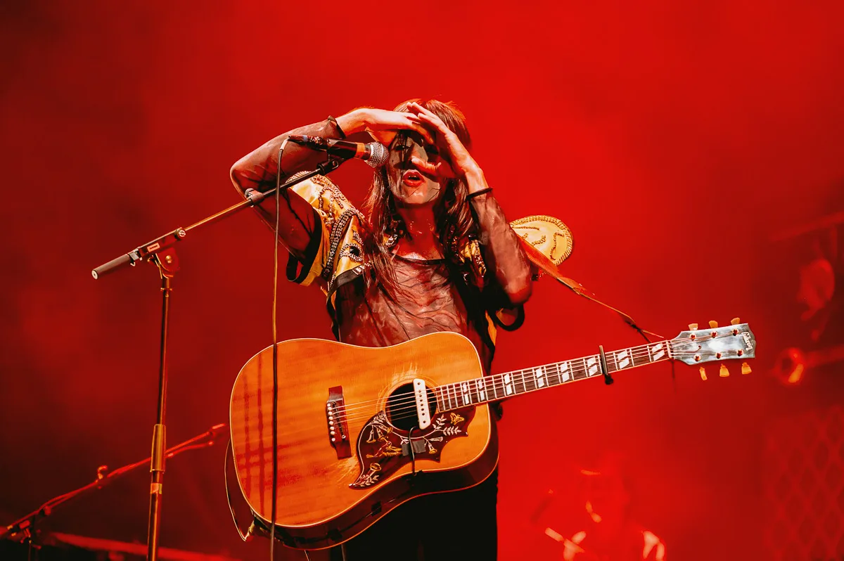 Lucio Corsi, Sequoie Music Park, Bologna, 2025, foto di Francesca Sara Cauli