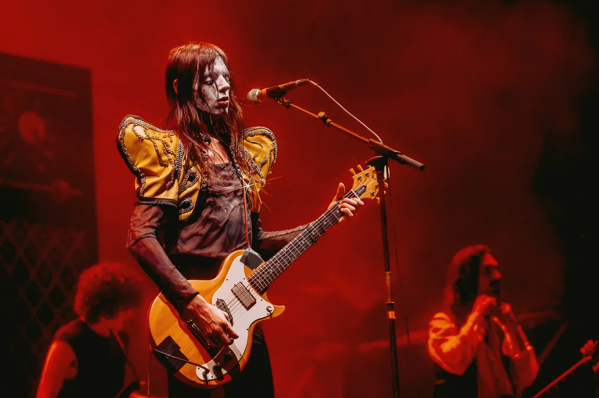 Lucio Corsi, Sequoie Music Park, Bologna, 2025, foto di Francesca Sara Cauli