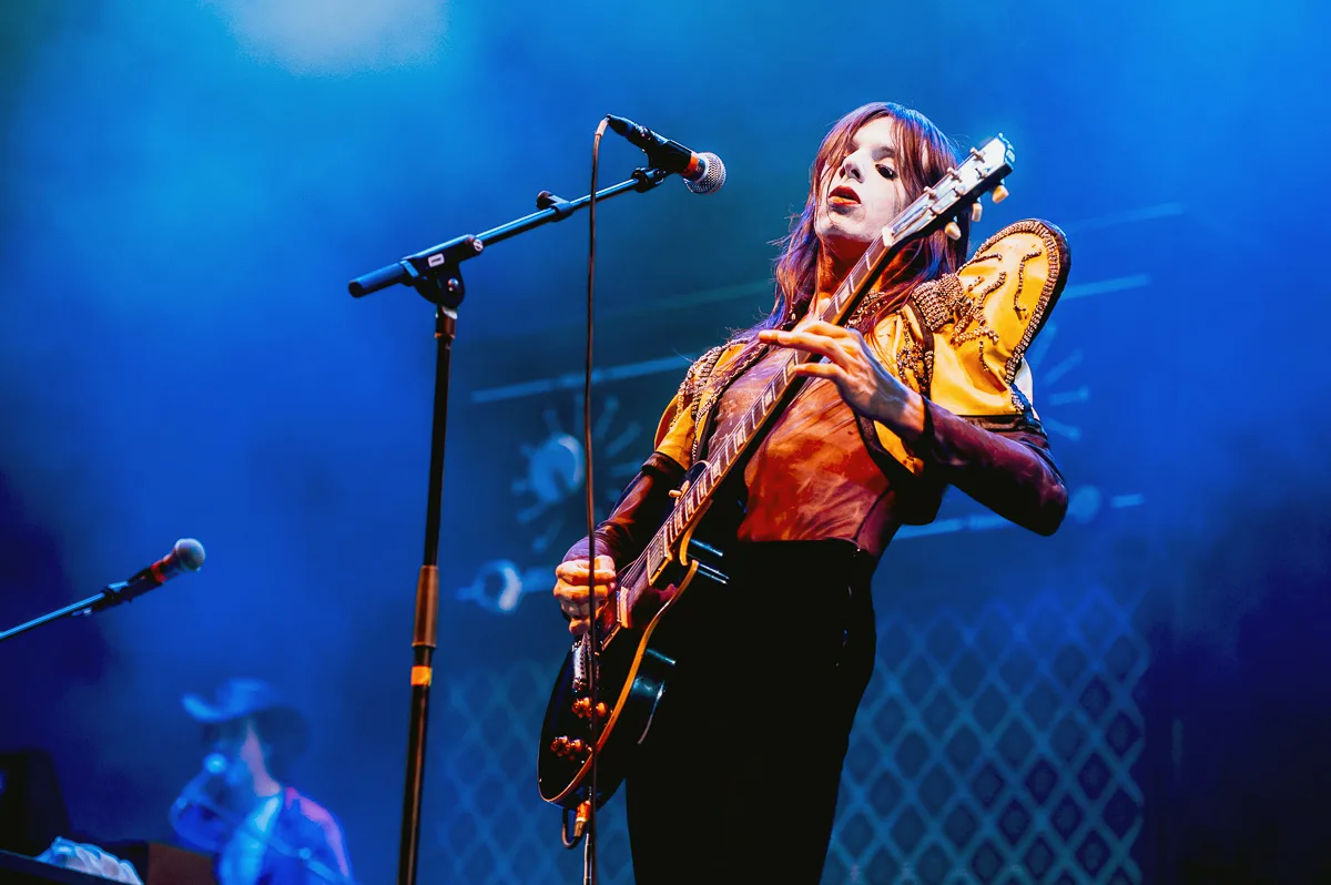 Lucio Corsi, Sequoie Music Park, Bologna, 2025, foto di Francesca Sara Cauli