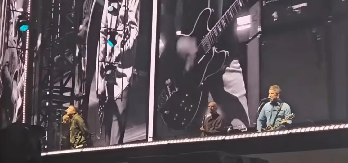 Liam e Noel Gallagher Bonehead, Oasis live a Cardiff