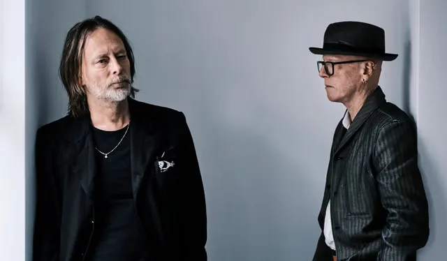 Thom Yorke e Stanley Donwood, foto di Julian Broad. Courtesy of TIN MAN ART (2025)