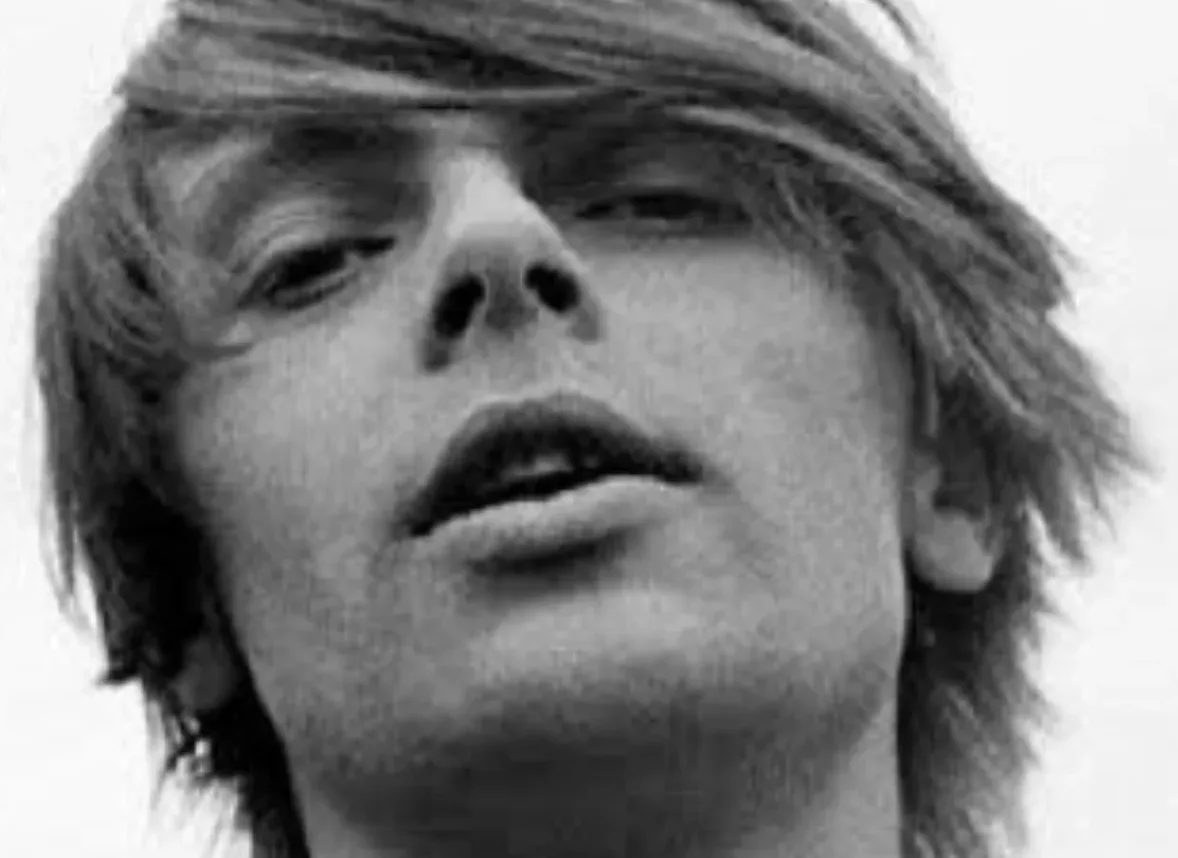 Una foto Gary “Mani” Mounfield ventenne